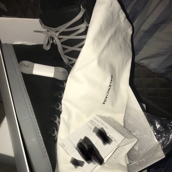 Balenciaga Sneakers (Authentic) - Picture 3 of 3